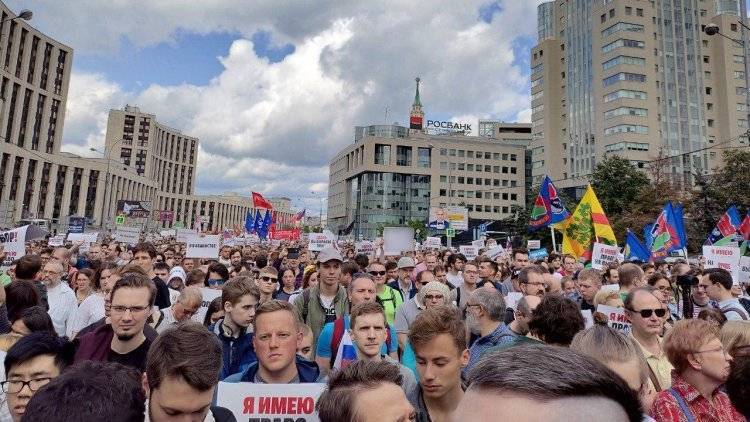 Любовь Соболь - Дмитрий Гудков - Константин Янкаускас - Сергей Митрохин - Оппозиция на митинге провоцировала полицейских грубыми оскорблениями - polit.info - Москва