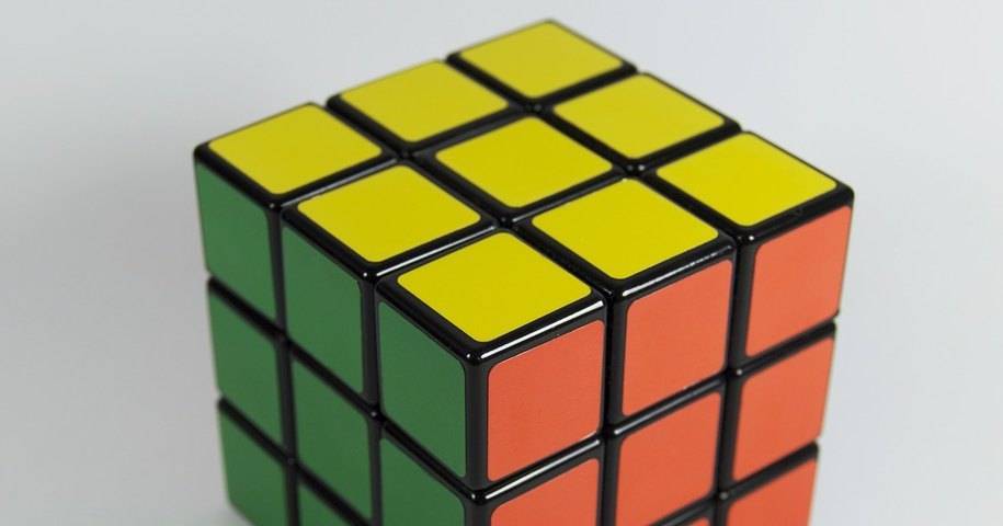 ИИ научился собирать кубик Рубика за&nbsp;1,2 секунды - popmech.ru