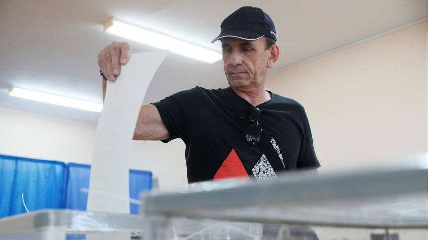 Владимир Зеленский - Александр Лукашевич - Украина выбирает Верховную Раду 21 июля 2019 — видео - 5-tv.ru - Россия - Украина - Киев