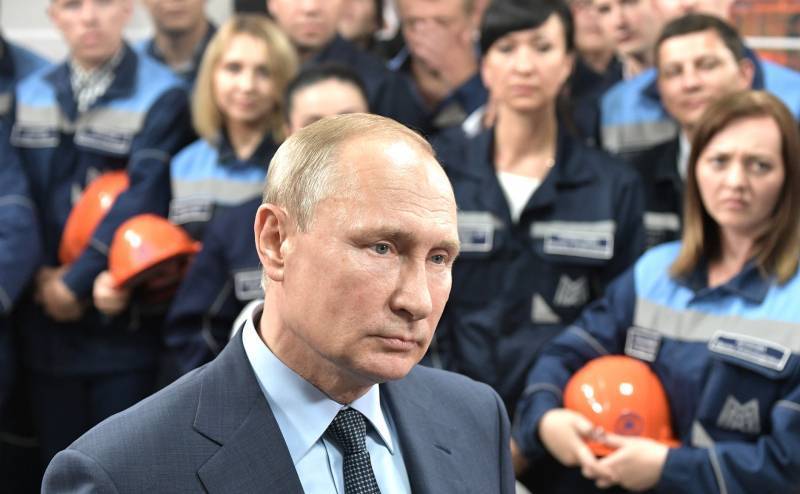 Владимир Путин - Дмитрий Медведев - Президент о сдерживании цен на бензин: Совсем завинтить - очень опасно - topwar.ru - Россия