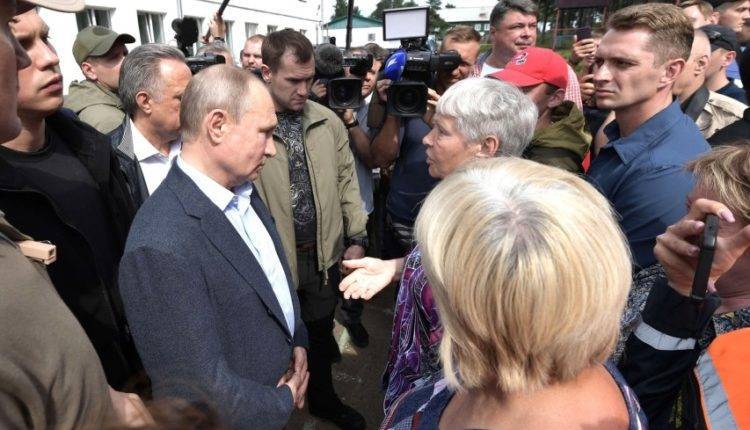 Владимир Путин - Путин на совещании раскритиковал работу властей после паводка - newtvnews.ru - Иркутская обл.