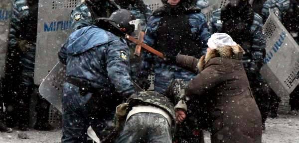 Виктор Янукович - Милиция  — враг общества номер один в Украине, а ее зверства наибольшая преграда на пути реформ - argumentua.com - Украина - Молдавия - Грузия