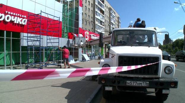 В центре Воронежа разобрали похожий на мавзолей фасад магазина – Новости Воронежа и Воронежской области – Вести Воронеж - vestivrn.ru - Воронеж