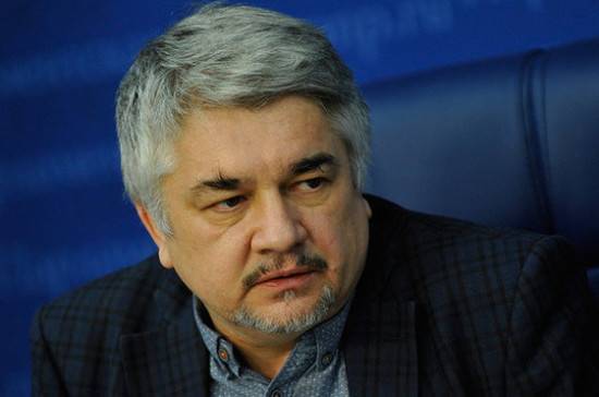 Владимир Зеленский - Петр Порошенко - Святослав Вакарчук - Виктор Медведчук - Игорь Смешко - Юрий Бойко - Ростислав Ищенко - Юлия Тимошенко - Политолог предсказал расклад сил на выборах в Верховную раду - pnp.ru - Украина