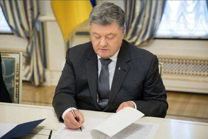 Петр Порошенко - Порошенко на выборах отдал голос за команду, которая «остановит российский реванш» - vm.ru - Украина