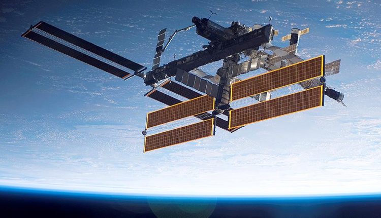 Лука Пармитано - Александр Скворцов - Эндрю Морган - Появилось снятое с Земли видео стыковки корабля «Союз МС-13» с МКС - newtvnews.ru - Россия - Англия