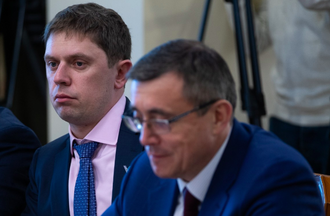 Валерий Лимаренко - Зампред правительства Сахалинской области уволен из-за приставаний к девушкам и пьяной драки - theins.ru - Сахалинская обл. - Южно-Сахалинск