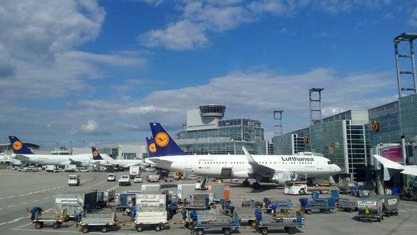 Авиакомпания Lufthansa приостановила перелеты в Каир - politexpert.net - Англия - Германия - Франция - Венесуэла - Каир
