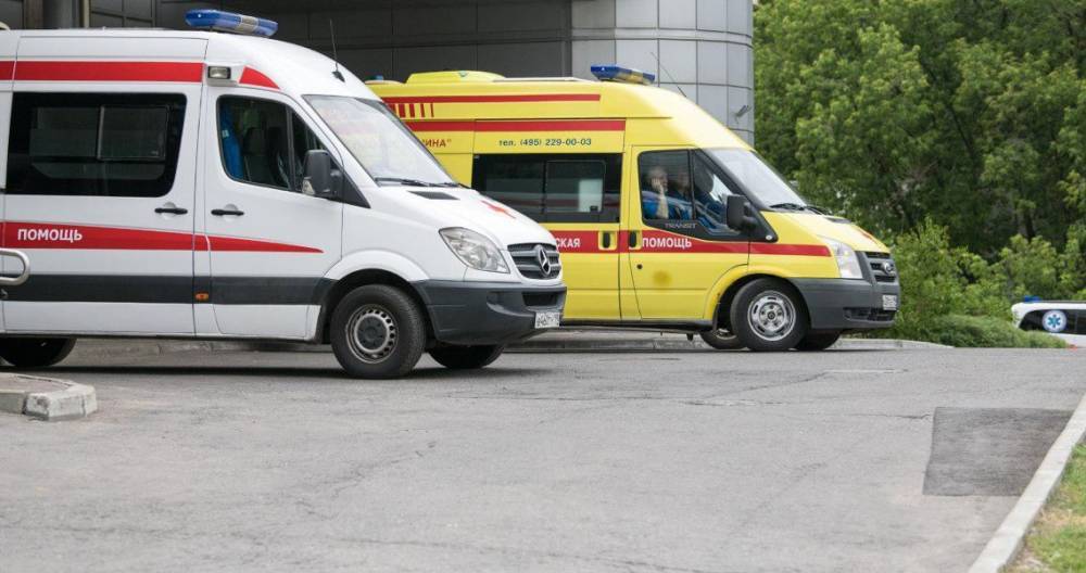 Врачи спасли жизнь выпавшей из окна пятого этажа двухлетней девочке - m24.ru - Москва