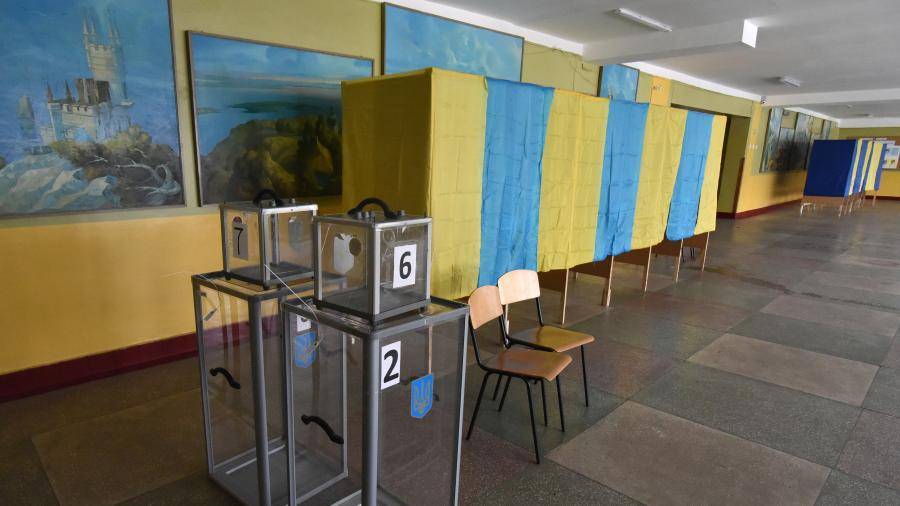 Владимир Зеленский - Татьяна Слипачук - Юлия Тимошенко - На выборах в украинскую раду вместо сейфа использовали кастрюлю - iz.ru - Украина - Кировоградская обл.