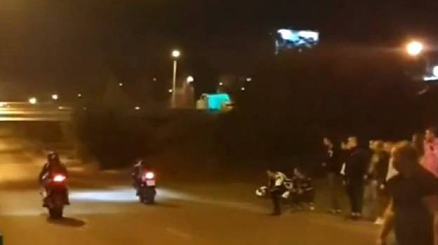 На окружной дороге в Воронеже автомобилисты и мотоциклисты устроили стритрейсинг – Новости Воронежа и Воронежской области – Вести Воронеж - vestivrn.ru - Воронеж