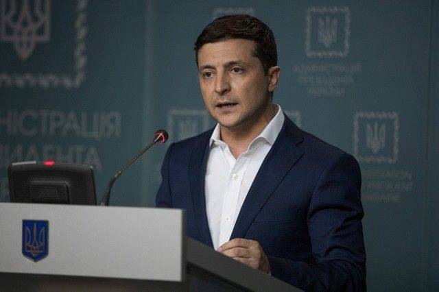 Владимир Зеленский - Петр Порошенко - Святослав Вакарчук - Юлия Тимошенко - Партия Зеленского набирает 41,52% после обработки 10,29% протоколов - aif.ru - Украина