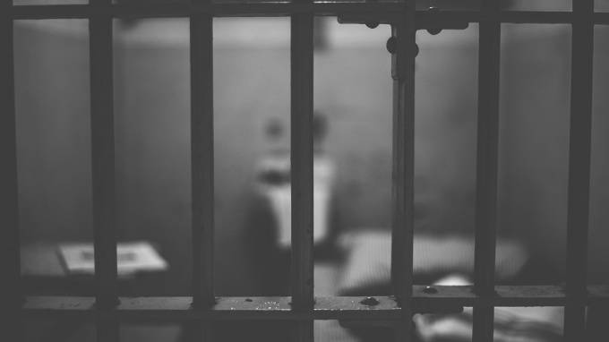 Суд Петербурга арестовал мужчину, нападавшего с ножом на пассажиров метро - piter.tv - Санкт-Петербург - респ. Дагестан