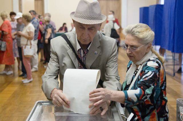 К 16:00 явка на внеочередных выборах в Верховную раду составила 34,71% - aif.ru - Украина - обл. Донецкая - Запорожская обл. - Днепропетровская обл. - Житомирская обл.