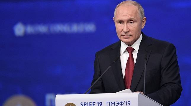 Владимир Путин - Путин упростил получение гражданства РФ для всех жителей Донбасса - dialog.tj - Москва - Россия - Украина - Киев - обл. Донецкая - Луганская обл. - Дзержинск - ДНР - ЛНР