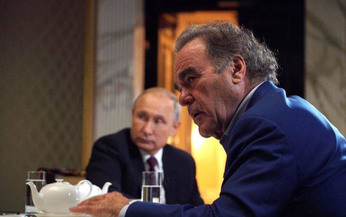 Владимир Путин - Виктор Медведчук - Оливер Стоун - Стоун попросил Путина стать крестным отцом его дочери - ru.armeniasputnik.am - Россия - США - Украина
