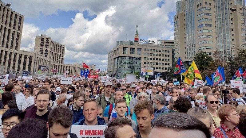 Любовь Соболь - Валентин Горбунов - Алексей Навальный - Владимир Шаповалов - Илья Ремесло - Снятым кандидатам не удалось надавить на МГИК, а за нарушения закона о митингах их накажут - polit.info - Москва - Россия - Москва