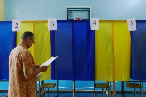 На Украине зафиксированы первые нарушения на выборах в Раду - govoritmoskva.ru - Украина - Кировоградская обл. - Хмельницкая обл. - Винницкая обл.