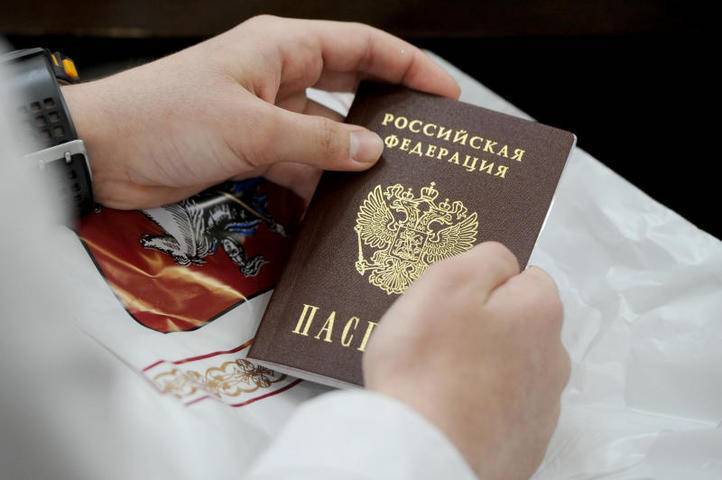 Игорь Морозов - Александр Данилюк - Москва ответит зеркально на санкции Киева за выдачу паспортов РФ в Донбассе - vm.ru - Москва - Россия - Украина - Киев - ДНР - ЛНР - Донбасс