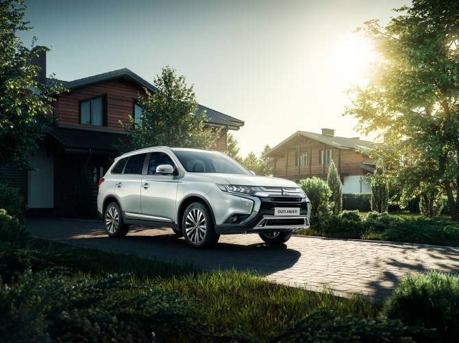 Объявлены цены на Mitsubishi Outlander с третьим рядом сидений - autostat.ru - Россия