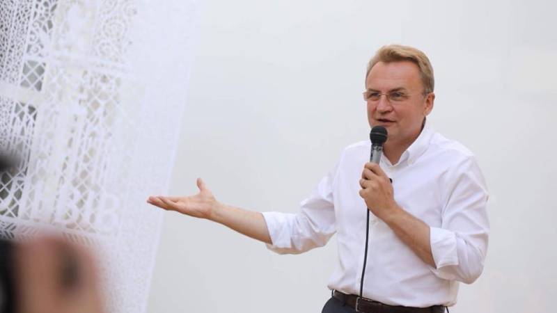 Андрей Садовой - Мэр Львова оставляет должность лидера партии «Самопомощь» из-за провала на выборах в Раду - polit.info - Украина - Львов