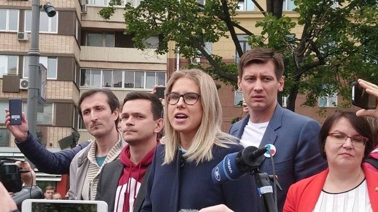 Любовь Соболь - Алексей Навальный - Сергей Марков - Марков объяснил провал выдвижения Соболь ее связями с США - polit.info - Москва - Россия - США