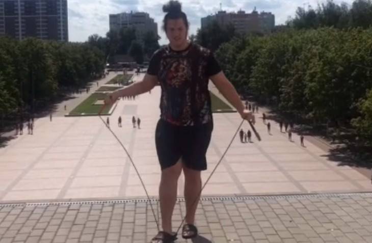 Егор Фирсов - Брянская полиция начала проверку танца парня на Кургане Бессмертия - bragazeta.ru - Брянск
