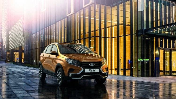 АвтоВАЗ продает кроссовер Lada Xray Cross от 842 тысяч рублей - polit.info - Россия - Тольятти