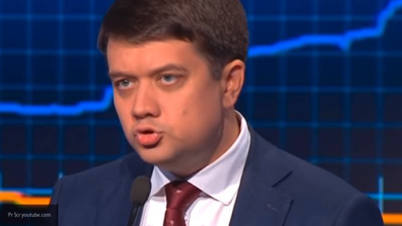 Дмитрий Разумков - Олесь Каштанов - Лидер "Слуги народа" разругался со старушкой на выборах в Киеве - nation-news.ru - Украина