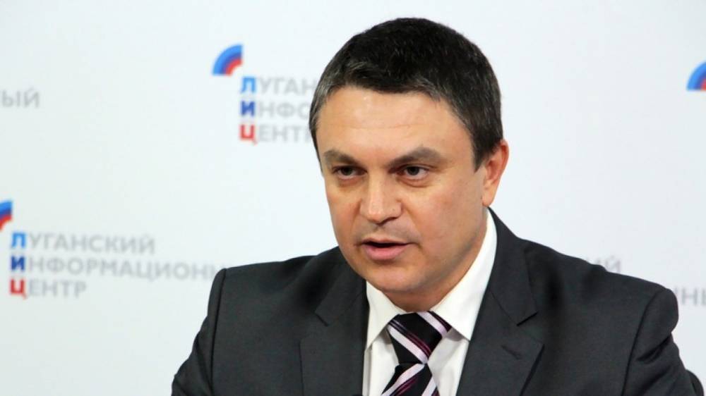 Яков Осадчий - Леонид Пасечник - Глава ЛНР попросил международных наблюдателей повлиять на Киев для соблюдения перемирия - riafan.ru - Украина - Киев - ЛНР - Луганск - Первомайск