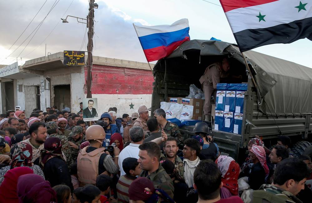 Российские военные доставили в Сирию порядка 5 тонн гумпомощи. 22 июля - news-front.info - Россия - Сирия - г. Алеппо