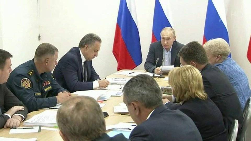 Владимир Путин - Сергей Левченко - Илья Гращенков - Константин Калачев - Недоброжелатели Иркутского губернатора рано радуются - politnavigator.net - Россия - Иркутская обл.