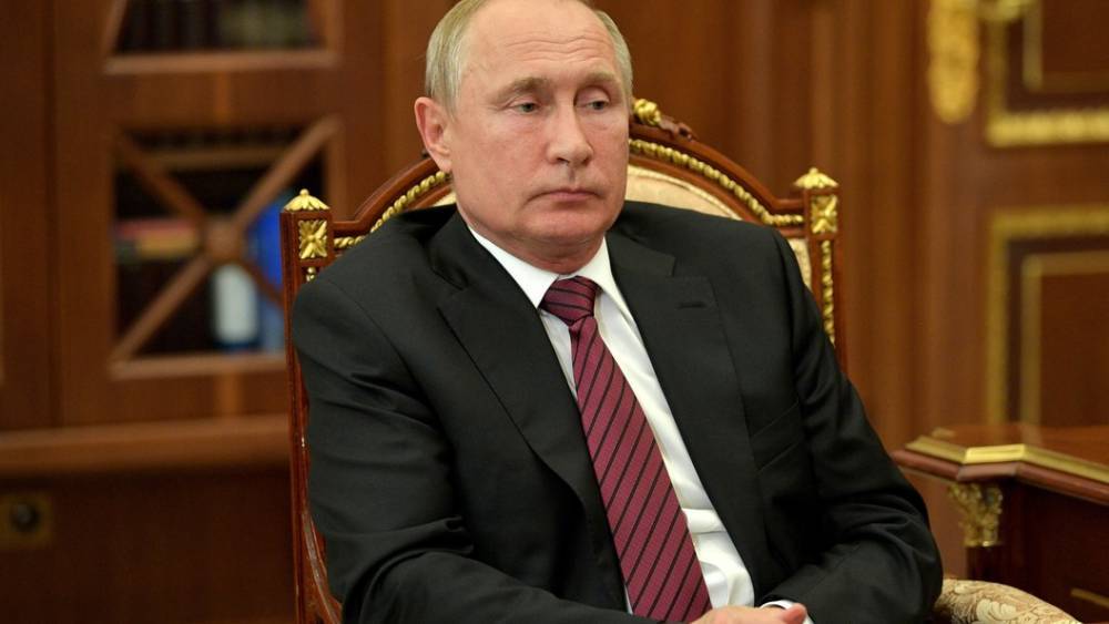 Владимир Путин - "Будет рассказывать, как Путина прикрывал": Аспирант УФУ спровоцировал конфуз во время фотосъемки с президентом - tsargrad.tv - Россия - Екатеринбург - Уральск