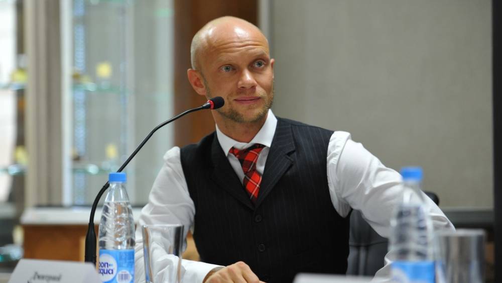 Дмитрий Хрусталев - "Подарил роскошное кольцо": Дмитрия Хрусталёва заподозрили в тайной женитьбе на украинке - tsargrad.tv - Киев