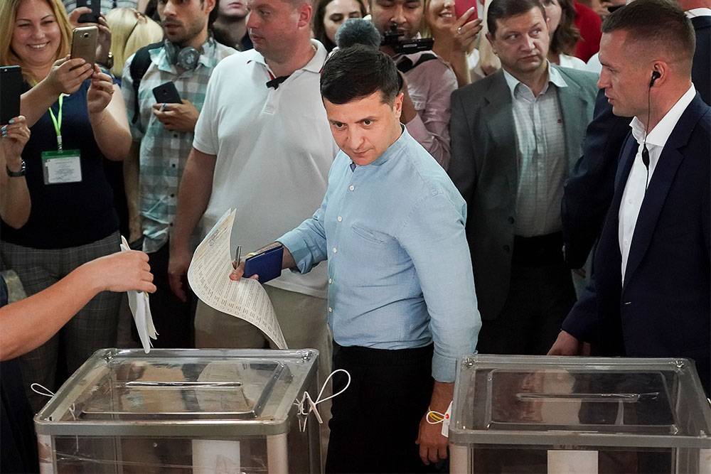 Петр Порошенко - ЦИК Украины: после подсчета 35% голосов на выборах в Раду побеждает партия Зеленского - rtvi.com - Украина