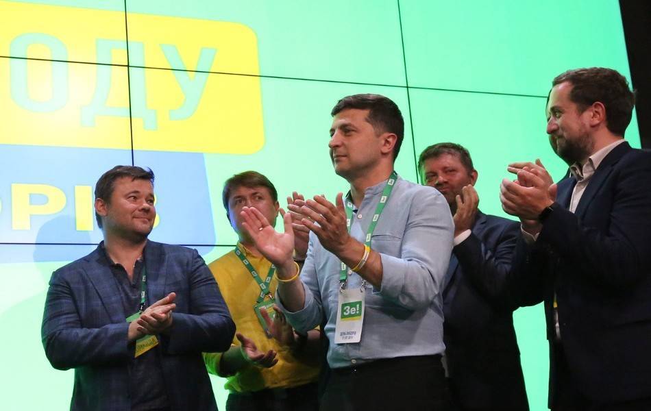 Владимир Зеленский - Петр Порошенко - Святослав Вакарчук - Татьяна Слипачук - Михаил Погребинский - Юлия Тимошенко - В Киеве объяснили успех "Слуги народа" на выборах - m24.ru - Украина - Киев