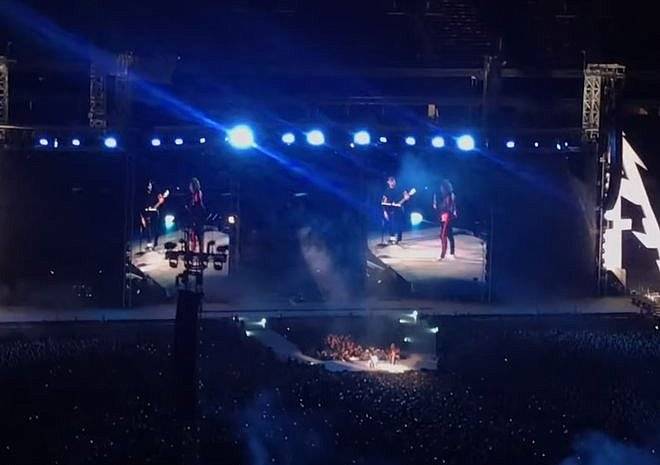 Metallica исполнила хит Виктора Цоя «Группа крови» в Лужниках (видео) - ya62.ru - Лужники