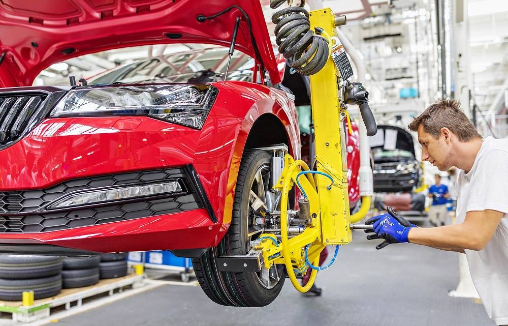 Обновленный Skoda Superb встал на&nbsp;конвейер&nbsp;— журнал За&nbsp;рулем - zr.ru - Чехия - Словакия - Братислава