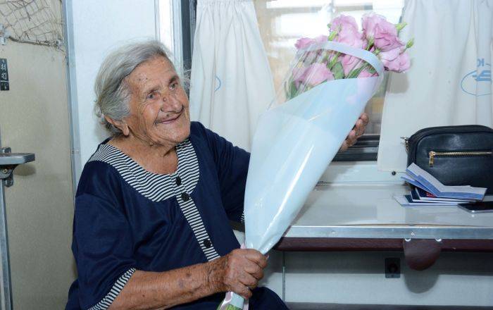Из Еревана в Батуми на поезде в 90 лет: в ЮКЖД рассказали о чудо-бабуле - ru.armeniasputnik.am - Армения - Франция - Красноярск - Ереван