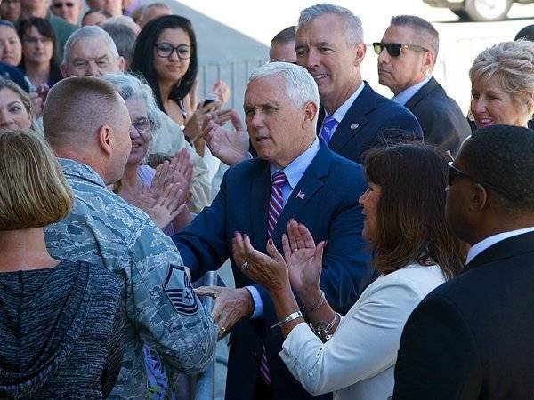Дональд Трамп - Майк Пенс - Вице-президент США назвал срок размещения астронавтов на Луне - polit.ru - США
