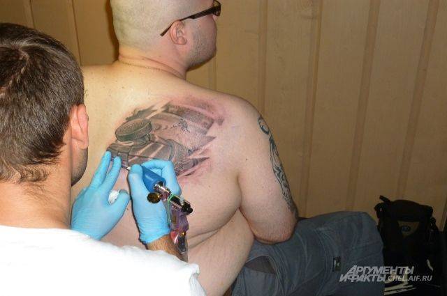 Владимир Путин - Сергей Полунин - ВЦИОМ: 96% россиян не планируют делать себе татуировки в ближайшее время - aif.ru - Украина