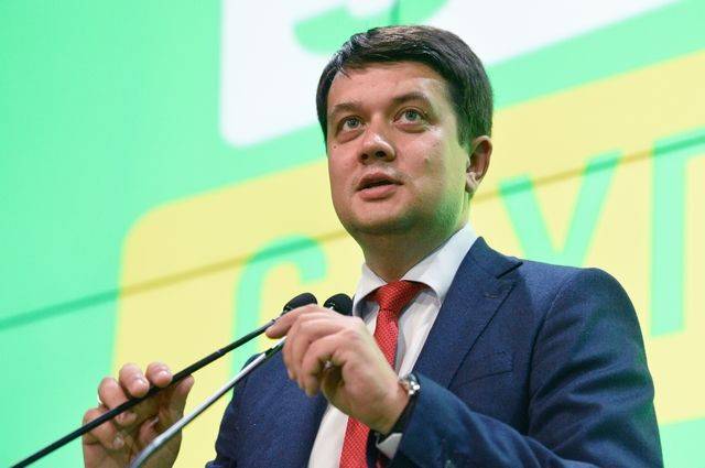Владимир Зеленский - Дмитрий Разумков - Глава партии Зеленского высказался об амнистии для ополченцев Донбасса - aif.ru - Украина - обл. Донецкая - ДНР - ЛНР