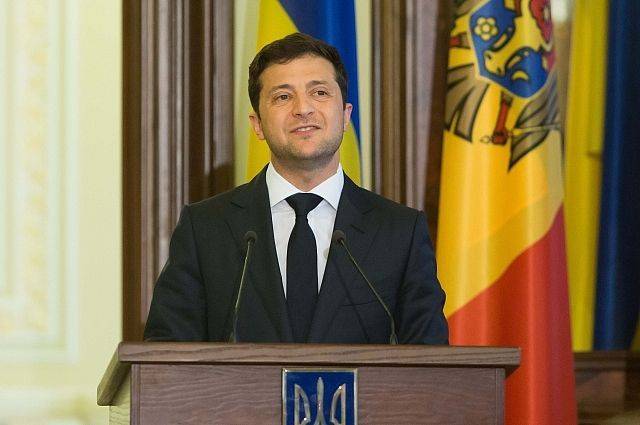 Владимир Зеленский - Петр Порошенко - Леонид Кравчук - Кравчук назвал ошибку Порошенко, которую может повторить Зеленский - aif.ru - Украина