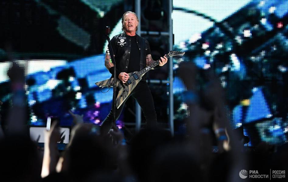 Объяснено появление песни Цоя на московском концерте Metallica - m24.ru - Москва - Россия