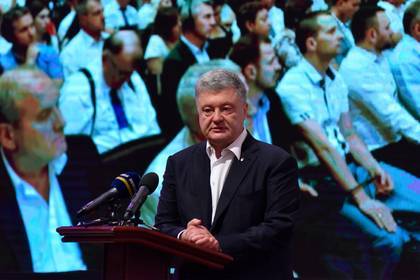 Петр Порошенко - Святослав Вакарчук - Юлия Тимошенко - Результаты партии Порошенко ухудшились - lenta.ru - Украина