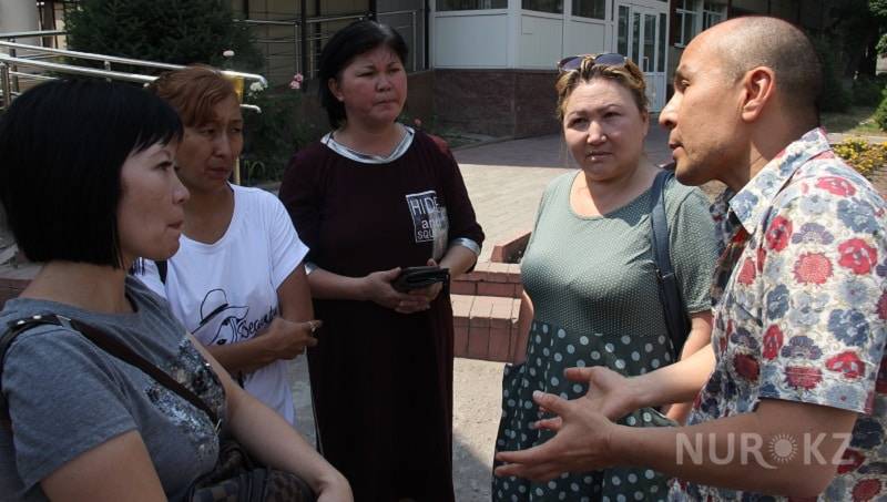 "Искренне сожалею": избивший женщин во время пресс-конференции алматинец объяснился (видео) - nur.kz - Алма-Ата