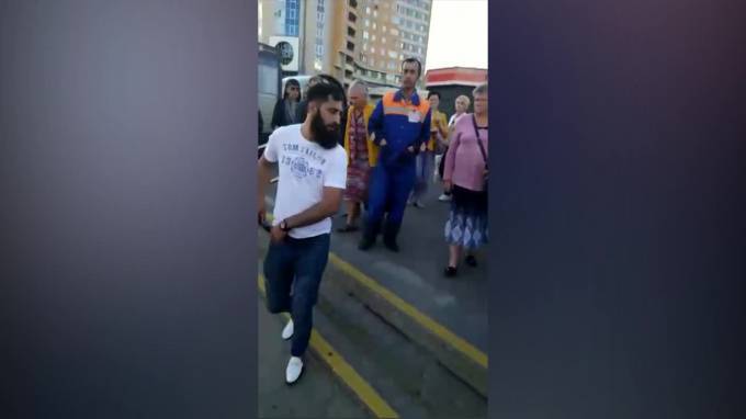 Александр Виноградов - Дело агрессивного торговца с проспекта Большевиков рассмотрят в Невском суде - piter.tv - Санкт-Петербург