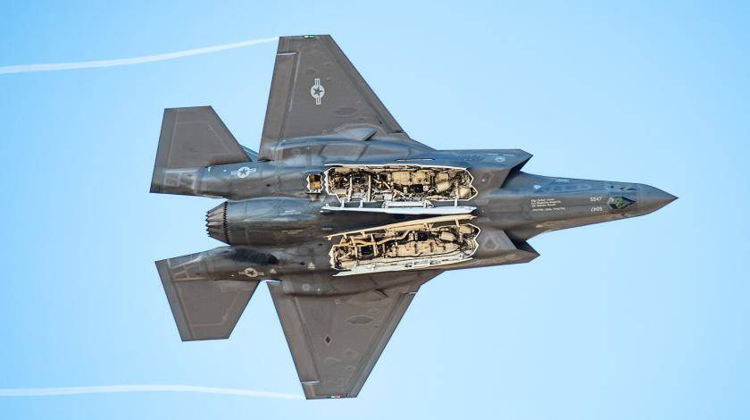 Генерал сравнил С-400 и F-35 с двумя враждующими компьютерами - utro.ru - Россия - США - Турция - Германия - Эстония - Анкара