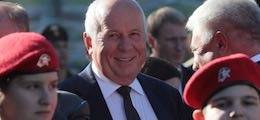 Владимир Путин - Сергей Чемезов - Игорь Сечин - Анатолий Сердюков - Юрий Борисов - Путину сообщили о нехватке 300 миллиардов рублей на самолетостроение - finanz.ru - Россия - ГДР