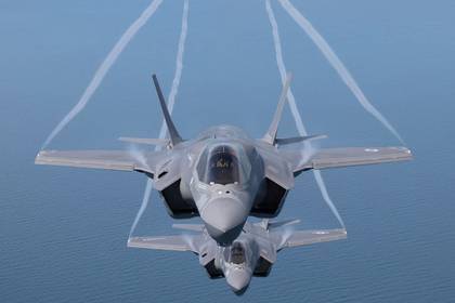 Владимир Путин - Алексей Леонков - В России поставили оценки F-22 и F-35 - lenta.ru - Россия - США